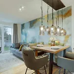 1 Bedroom Cozy In *